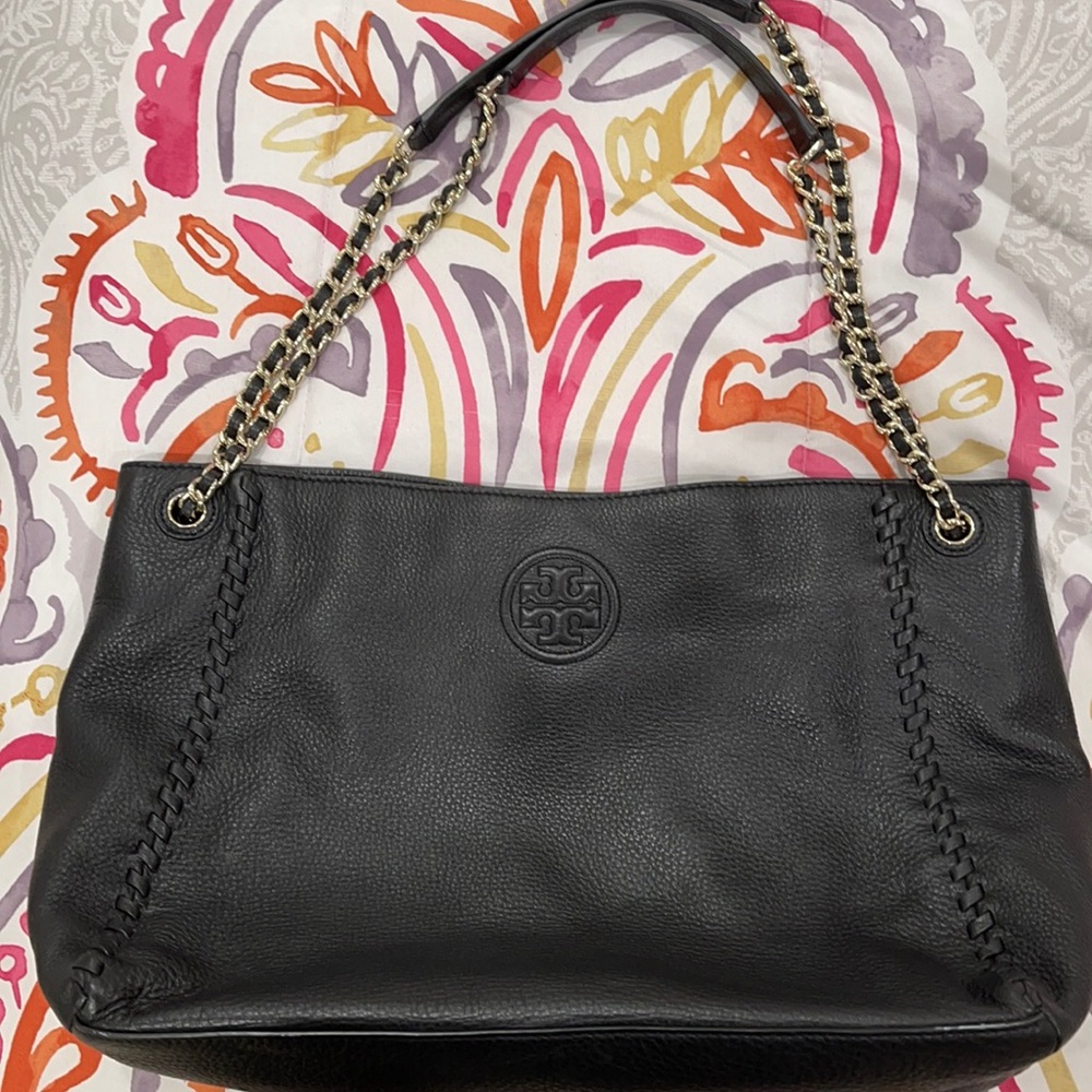 Like new tory Burch Marion center zip tote